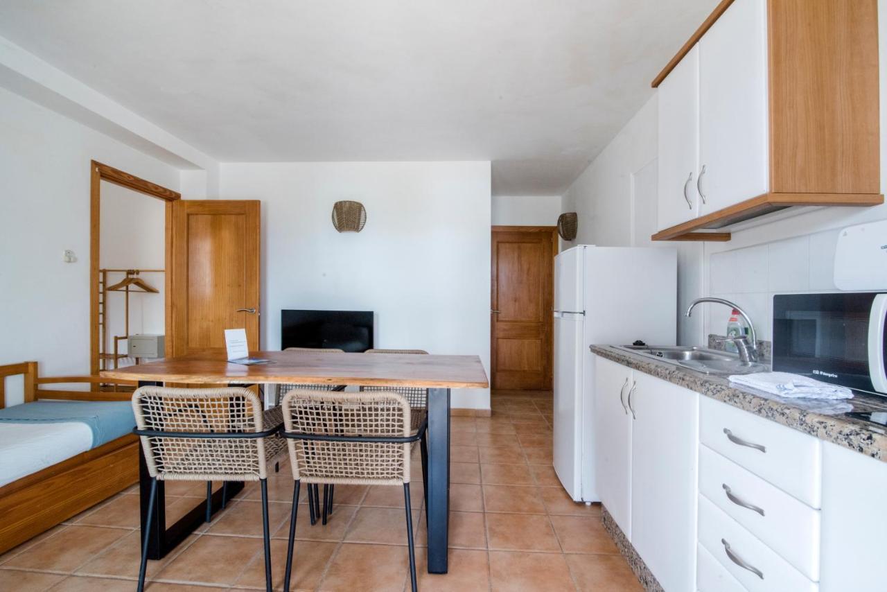 Apartments Es Clot Des Forn Es Pujols Buitenkant foto